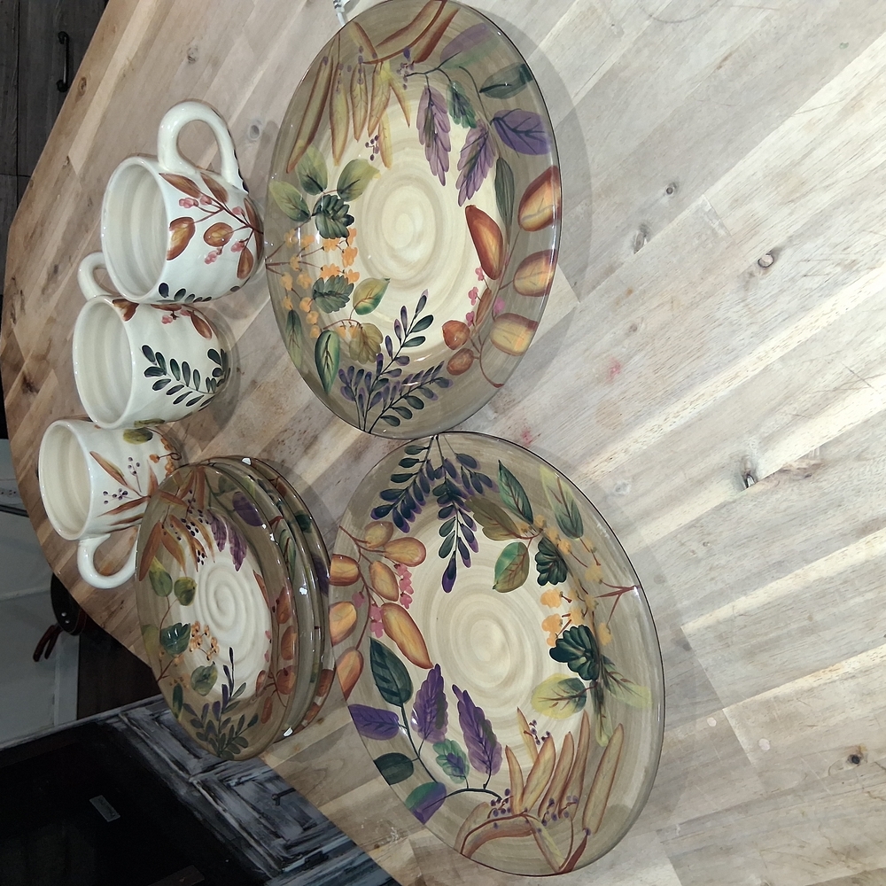 Cream and Green Botanical Dinnerware Set